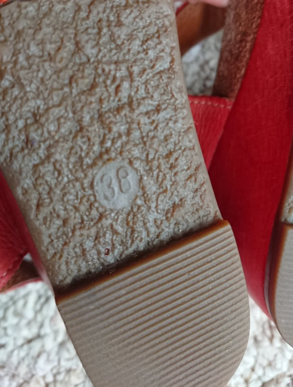 Taos Footwear the Carousel 3 Leather Ornamented Wedge Sandals in read size 7.5